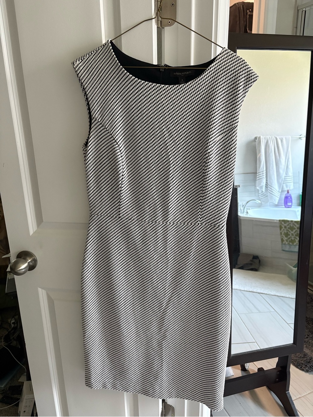 Banana Republic Black and White Patterned Sheath Dress